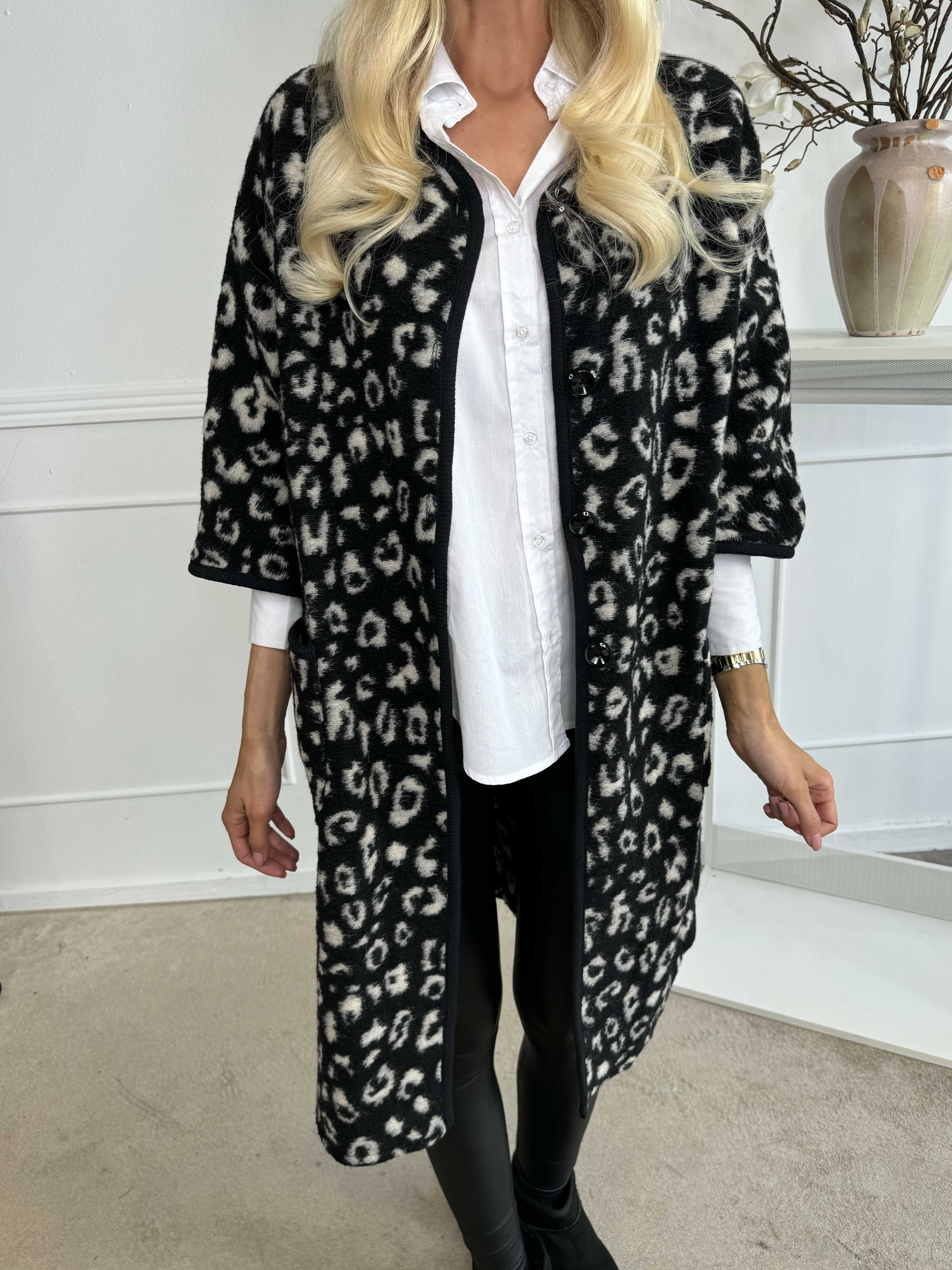 Arianna Leo - Frakke i leopardprint med uld i